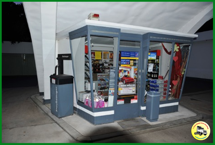 Tankstelle05